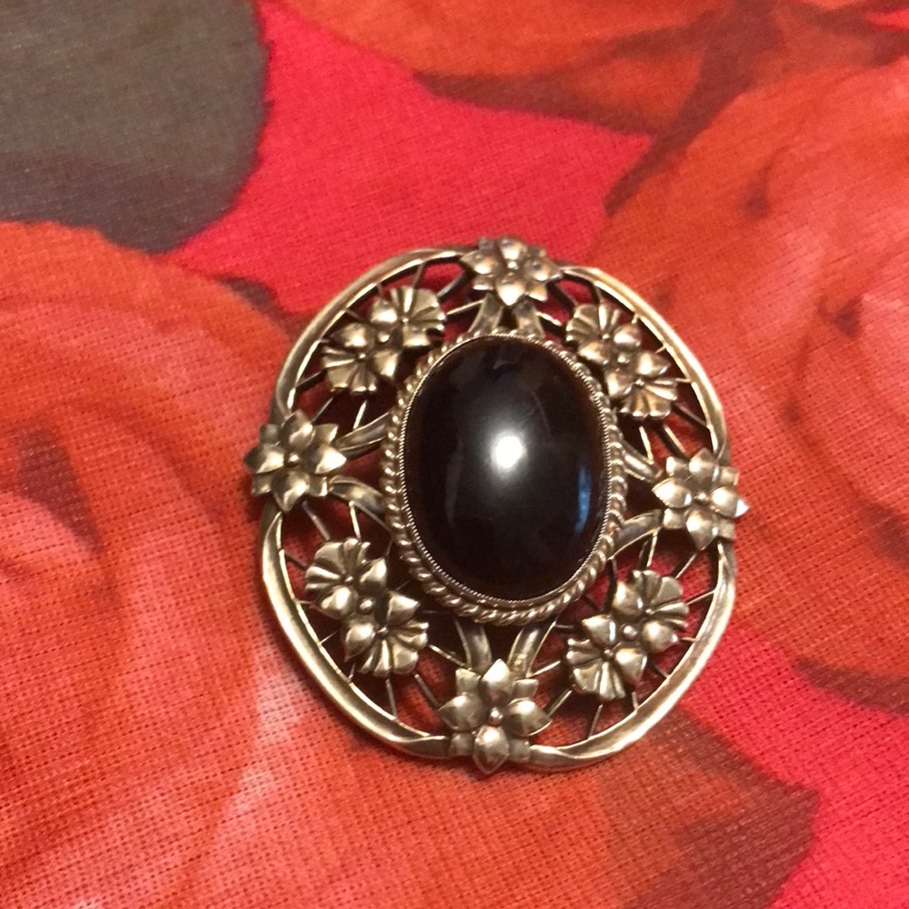 Symmetalic SsAnd 14k gold brooch